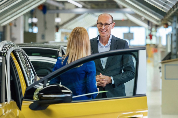 A Volkswagen fokozza az elektromos offenzívát: megkezdődik az ID.4 sorozatgyártása Zwickau-ban